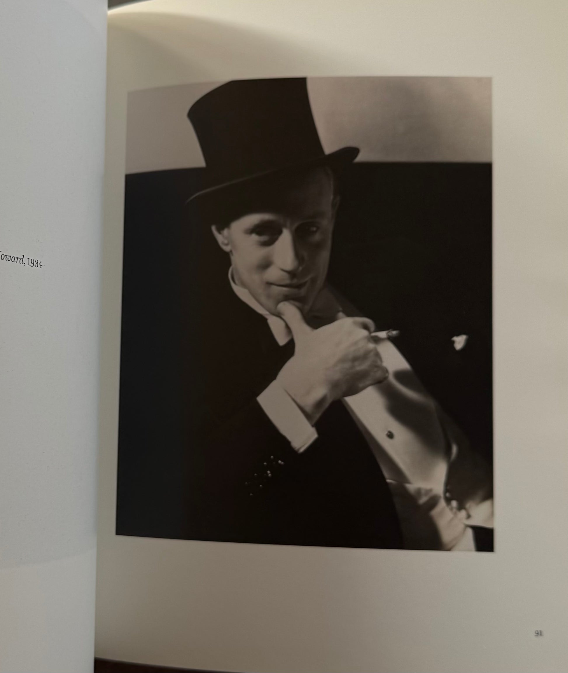 Portrait by Steichen of Leslie Howard in a top hat and tails. 